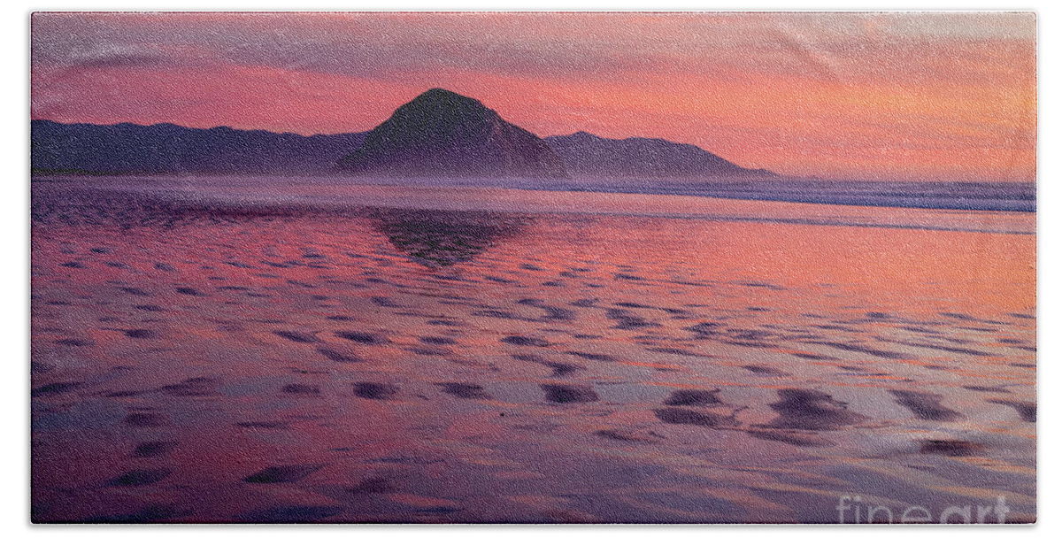 Sunset Beach Towel featuring the photograph Red Sunset Over Morro Bay by Mimi Ditchie