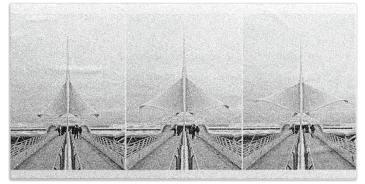Milwaukee Beach Towel featuring the photograph Rising of the Wings - Milwaukee Art Museum by Steven Ralser