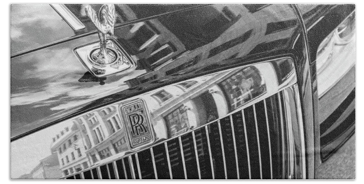 Rolls Royce Beach Towel featuring the photograph Rolls in Montreal by Jim Whitley