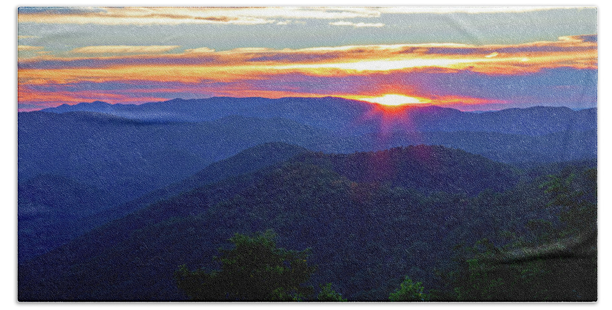 Sunset Beach Towel featuring the photograph Smoky Mountain Sunset by Gina Fitzhugh