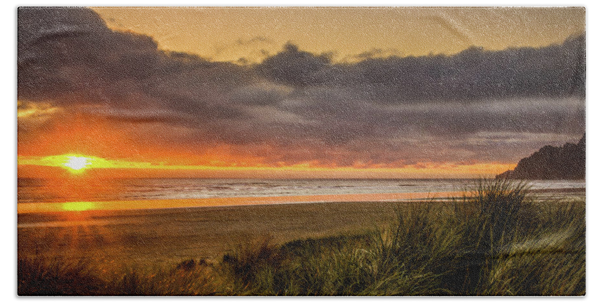 Coastal Sunsets Beach Sheet featuring the photograph Sunrays Over Manzanita by Don Schwartz