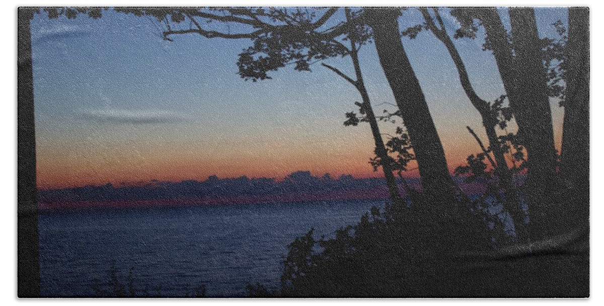 Lake Erie Beach Towel featuring the photograph Sunset view by Yvonne M Smith