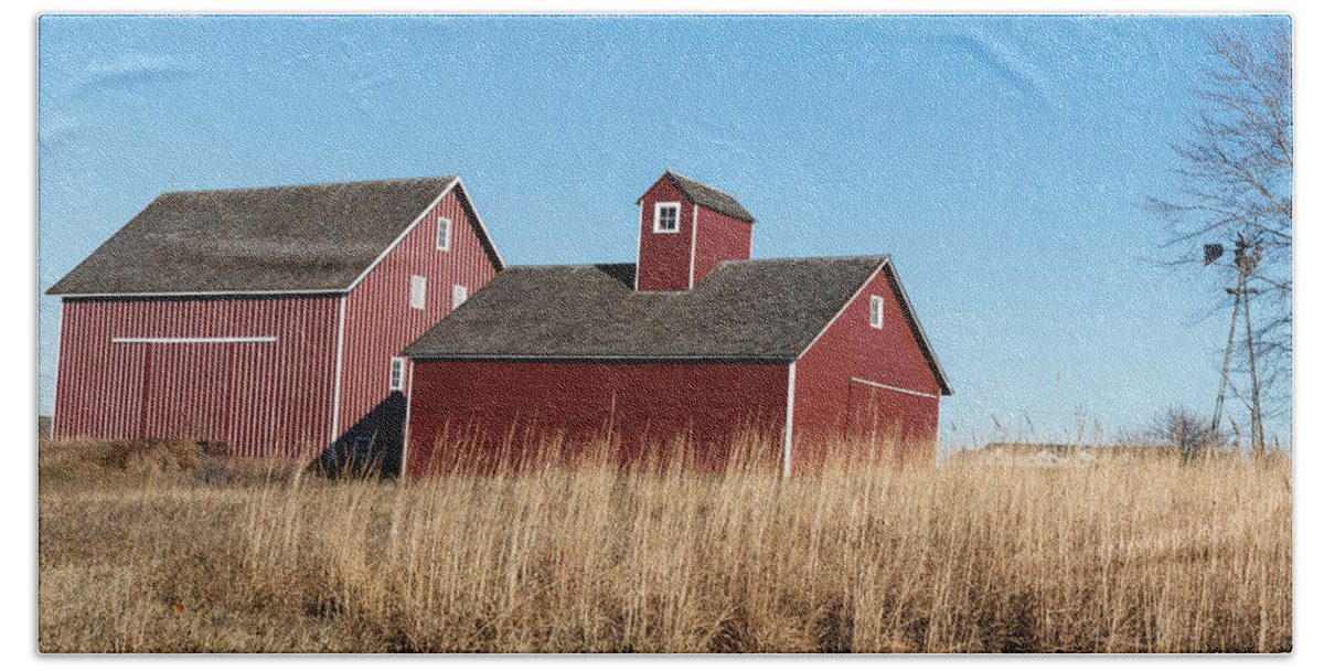 Barn Beach Towel featuring the photograph The Nims Barn 1884 by Ed Peterson