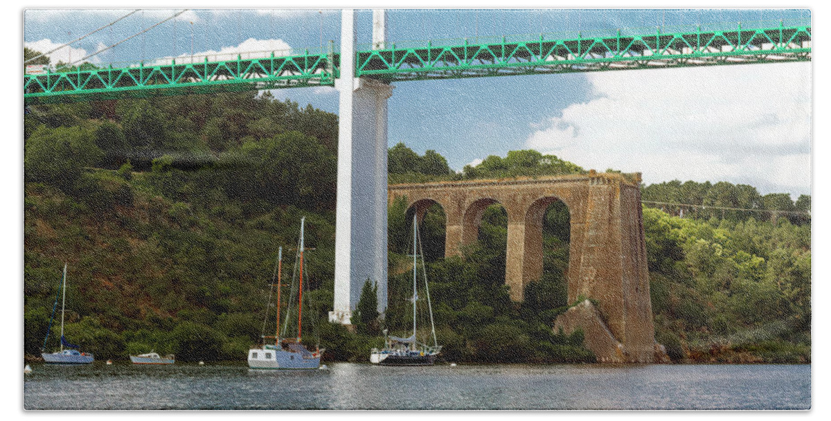 Bridges Beach Towel featuring the photograph The Old and the New by Elaine Teague
