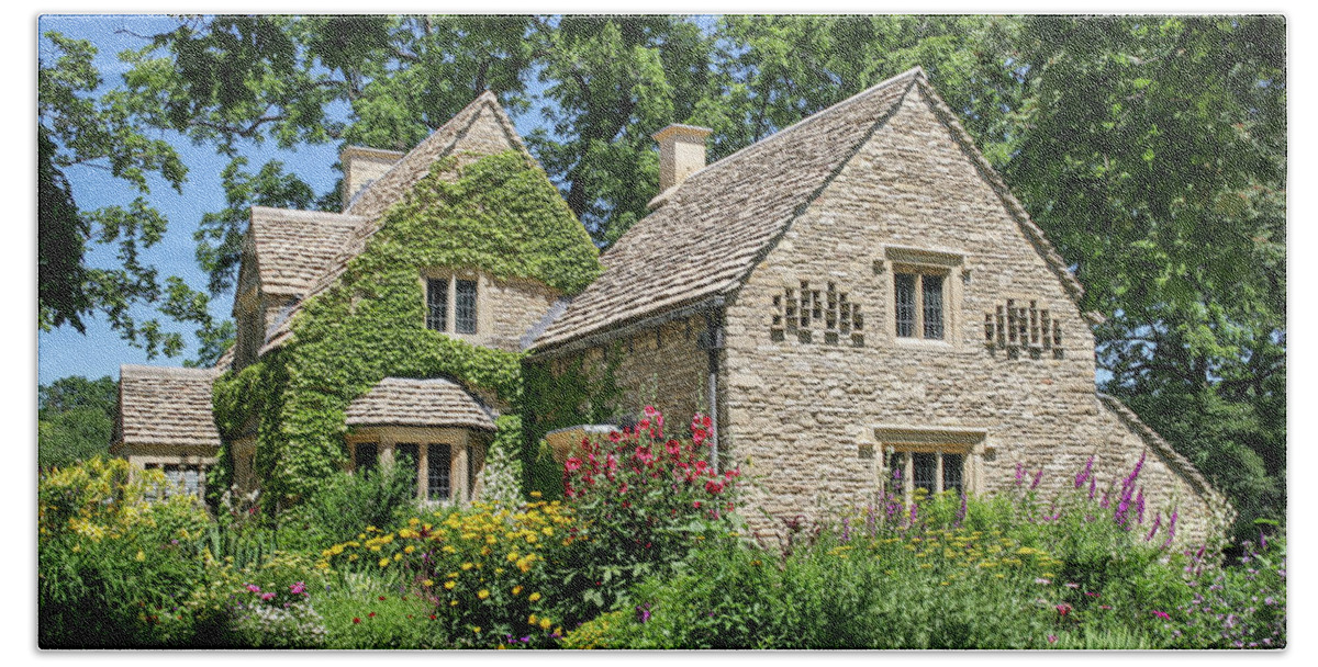 Greenfield Village Beach Towel featuring the photograph A Cotswold Cottage by Robert Carter