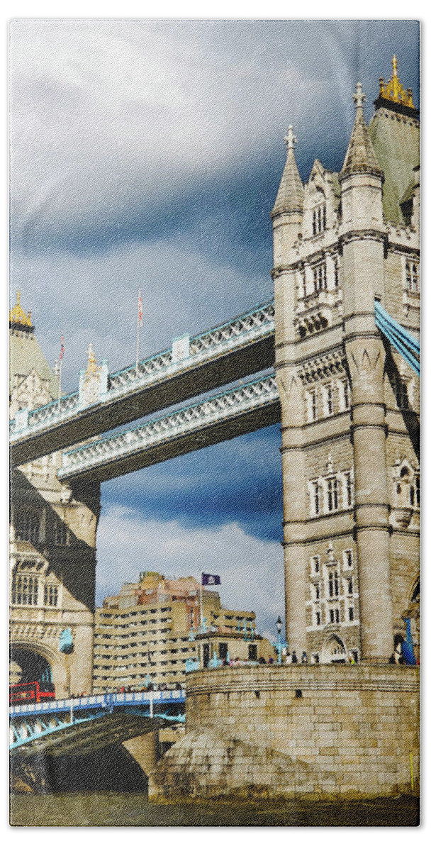 Tower Bridge Beach Towel featuring the photograph Towers of Tower Bridge by Andrea Whitaker