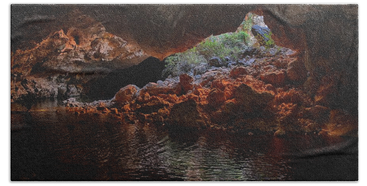 Dimalurru Beach Towel featuring the photograph Tunnel Creek by Andrei SKY