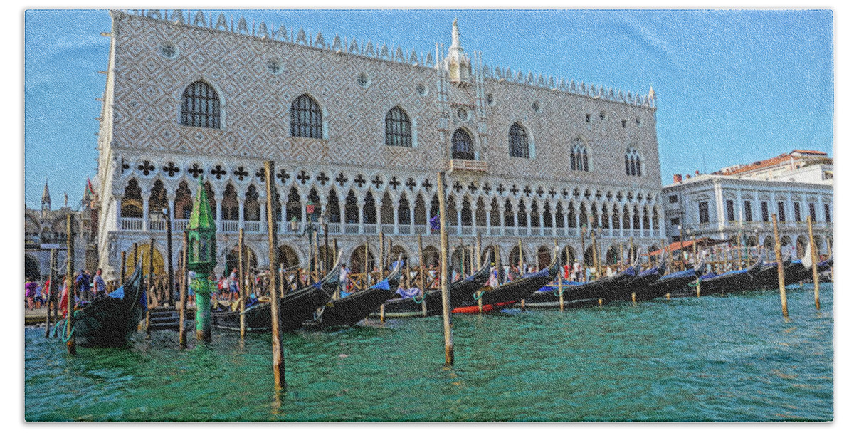 Gondola Beach Towel featuring the photograph Venice - Gondolas by Yvonne Jasinski