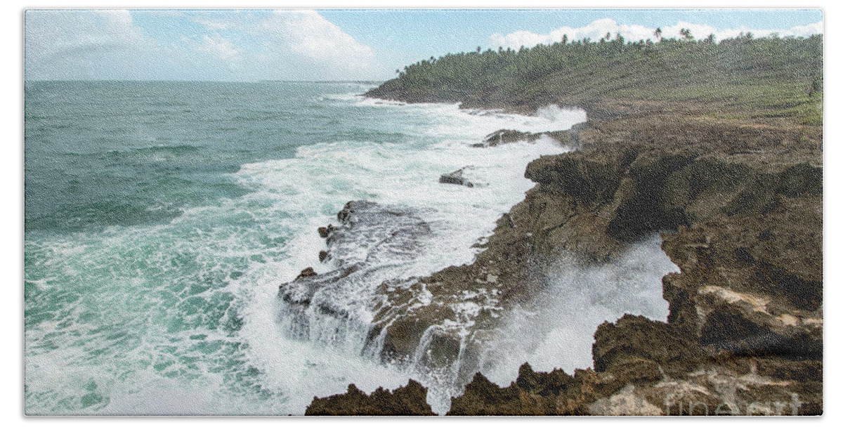 Parque Beach Towel featuring the photograph Waterfall Waves at Parque nacional Cerro Gordo, Puerto Rico by Beachtown Views