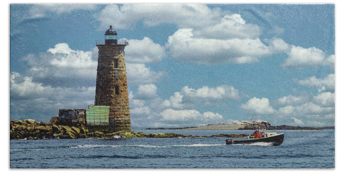 Whaleback Lighthouse Beach Towel featuring the photograph Whaleback Lighthouse - Kittery, Maine by Deb Bryce