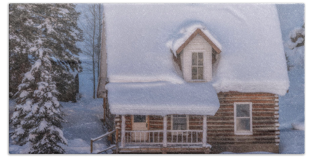 Aspen Beach Towel featuring the photograph Winter Cabin by Darren White