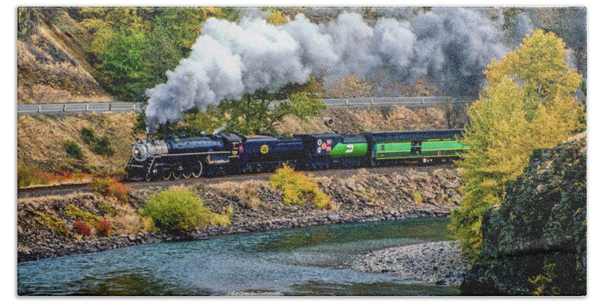 Lakes And Rivers Beach Towel featuring the photograph Yakima River Train by LareyMcDaniel