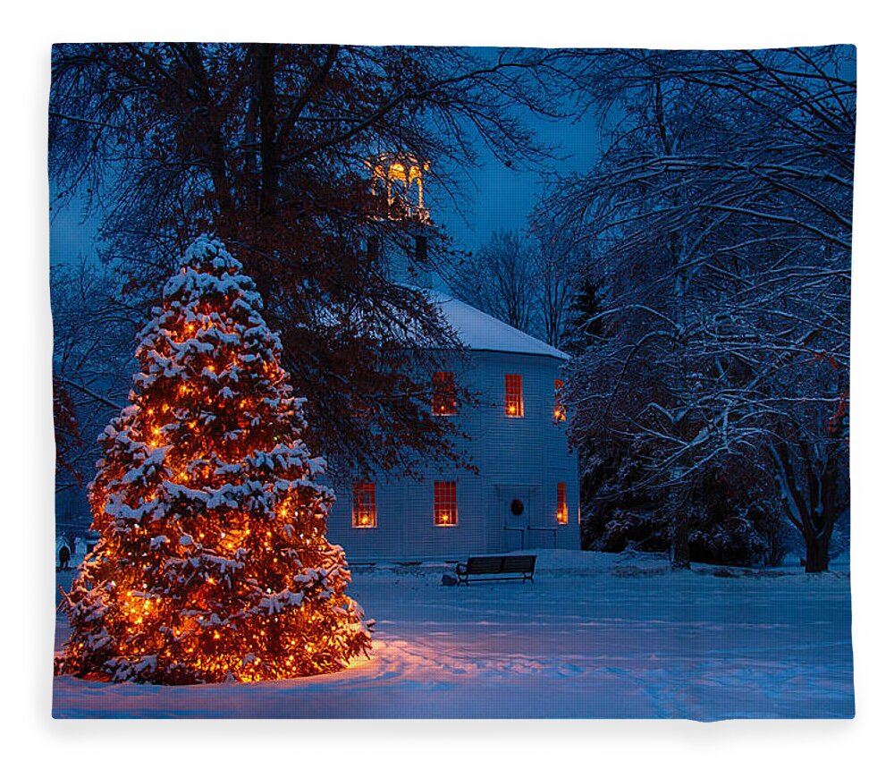 Round Church Fleece Blanket featuring the photograph Christmas at the Richmond round church by Jeff Folger
