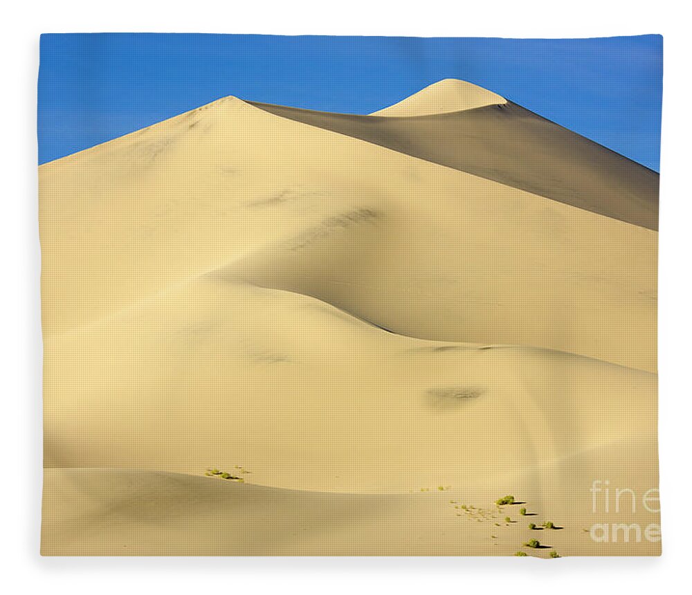 00431196 Fleece Blanket featuring the photograph Eureka Dunes in Death Valley #2 by Yva Momatiuk John Eastcott