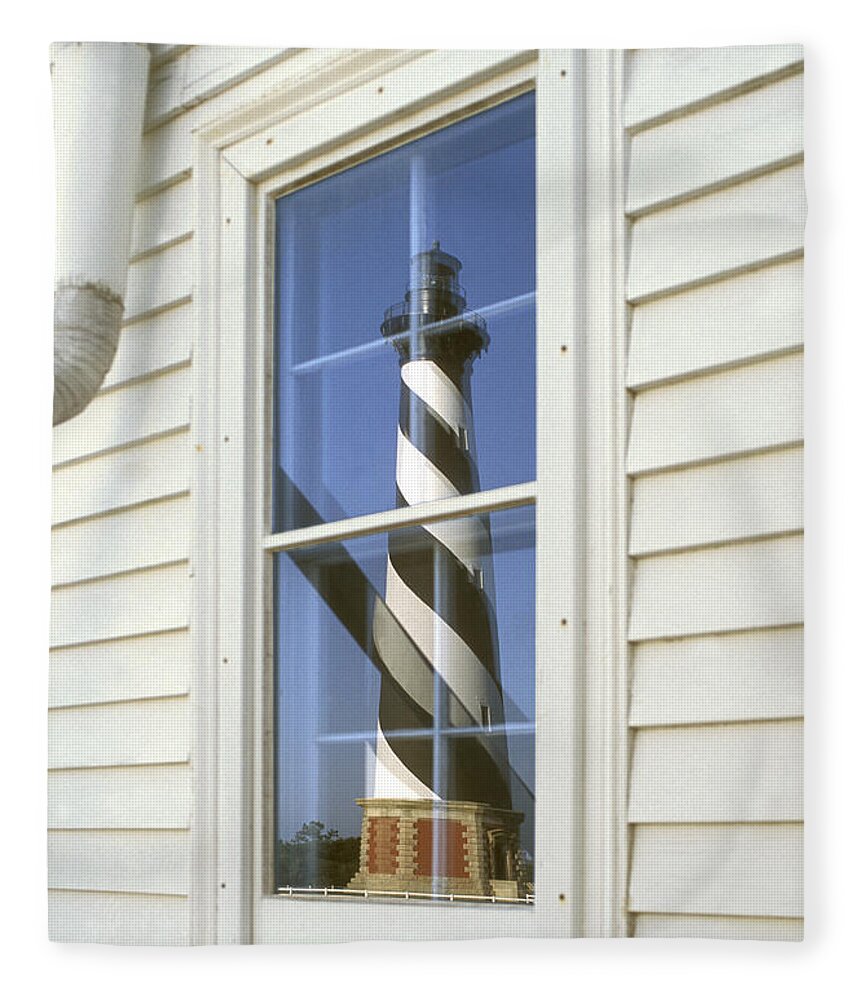 Cape Hatteras Lighthouse Fleece Blanket featuring the photograph Cape Hatteras Lighthouse 2 by Mike McGlothlen