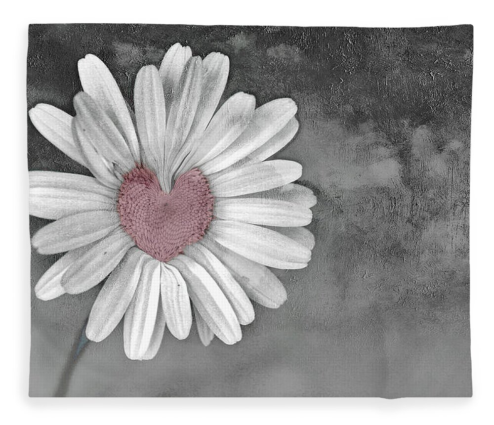 Heart Of A Daisy Fleece Blanket featuring the photograph Heart Of A Daisy by Linda Sannuti