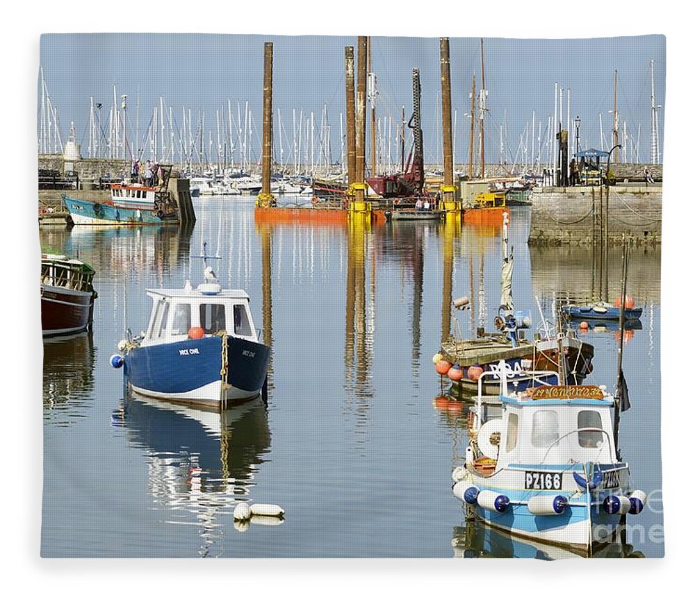 In Fleece Blanket featuring the photograph In The Middle by Wendy Wilton
