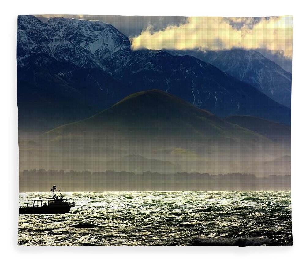 Rough Sea Fleece Blanket featuring the photograph Kaikoura Coast New Zealand by Amanda Stadther