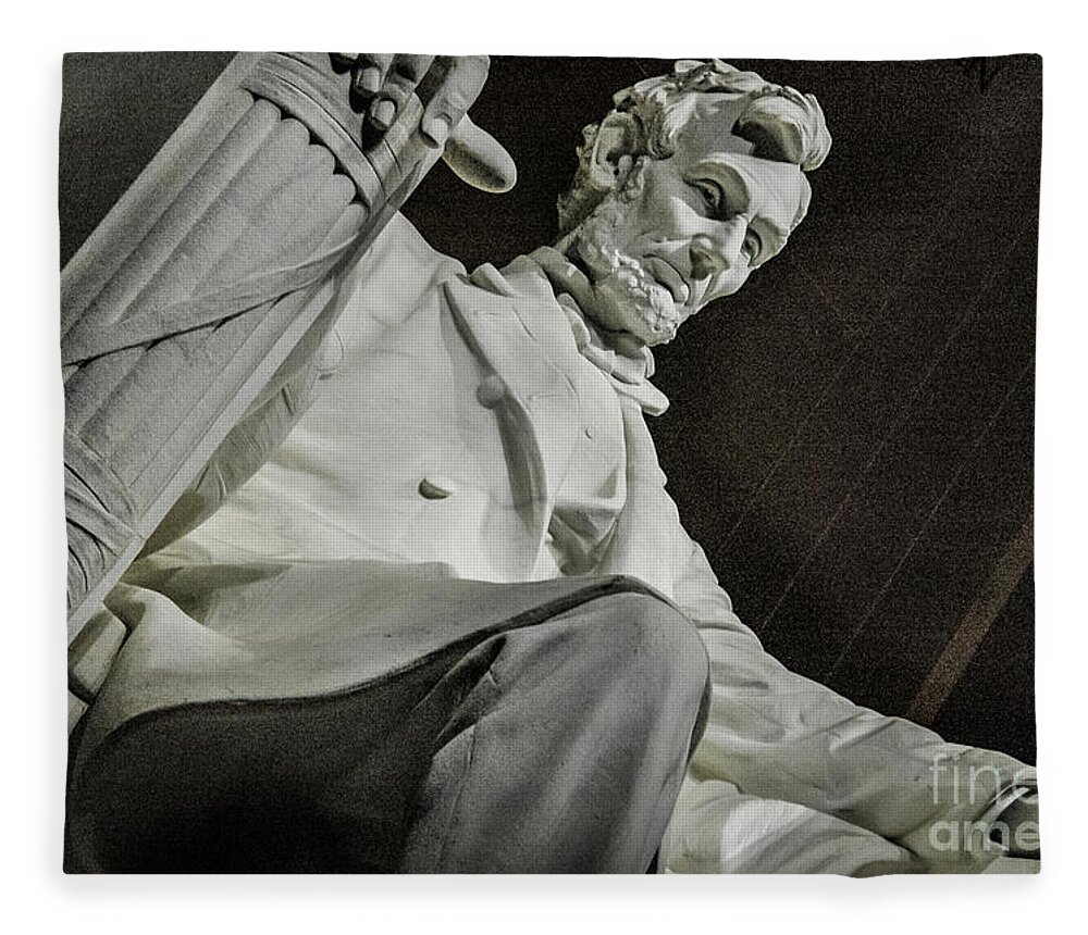Building Fleece Blanket featuring the photograph Lincoln by Michael Arend