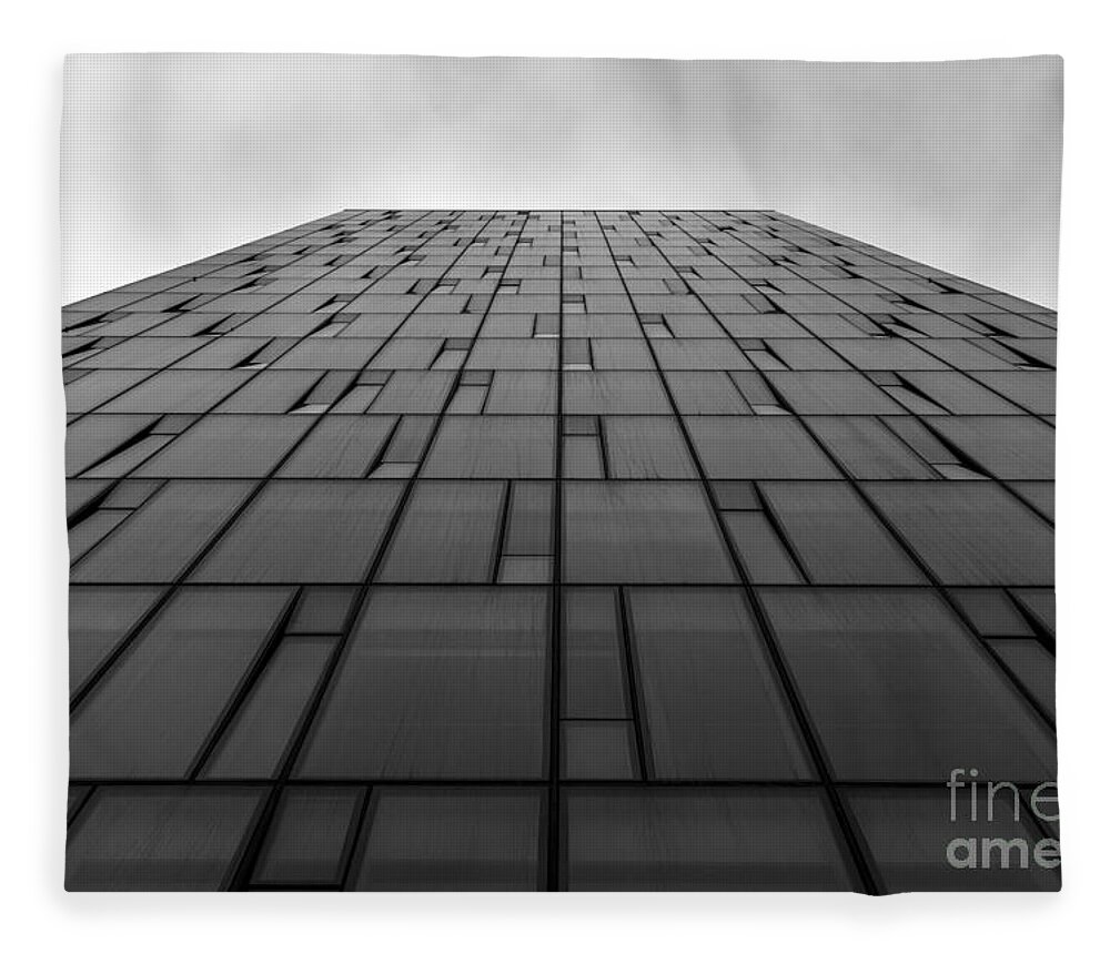Art Fleece Blanket featuring the photograph Look To The Sky by Gunnar Orn Arnason