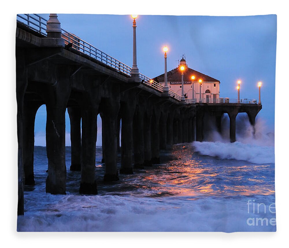 Manhattan Beach Pier Fleece Blanket featuring the photograph Manhattan Beach Pier Crashing Surf by Vivian Christopher