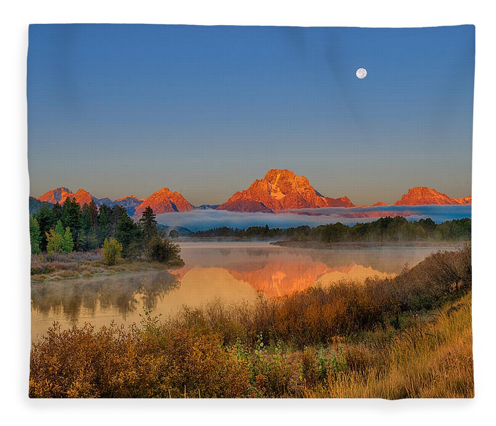 Oxbow Bend Fleece Blanket featuring the photograph Moonset over Oxbow Bend by Greg Norrell