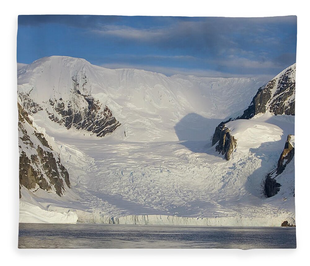00761804 Fleece Blanket featuring the photograph Mountains And Glacier At Sunset by Suzi Eszterhas