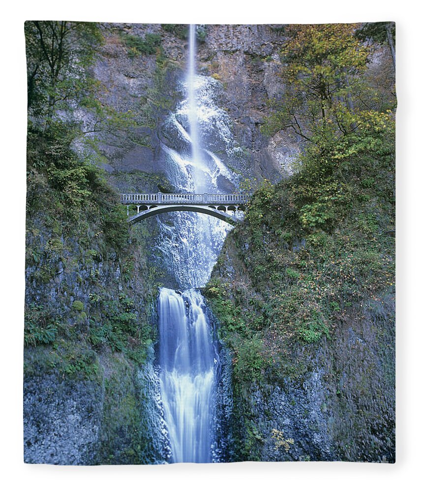 North America Fleece Blanket featuring the photograph Multnomah Falls Columbia River Gorge by Dave Welling