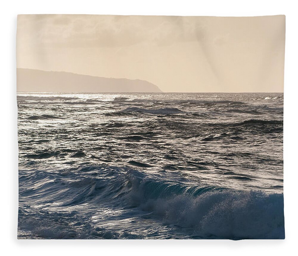 Hawaii Fleece Blanket featuring the photograph North Shore Waves by Lars Lentz
