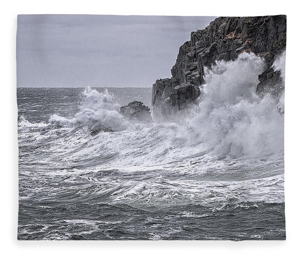 Quoddy Head State Park Fleece Blanket featuring the photograph Ocean Surge at Gulliver's by Marty Saccone