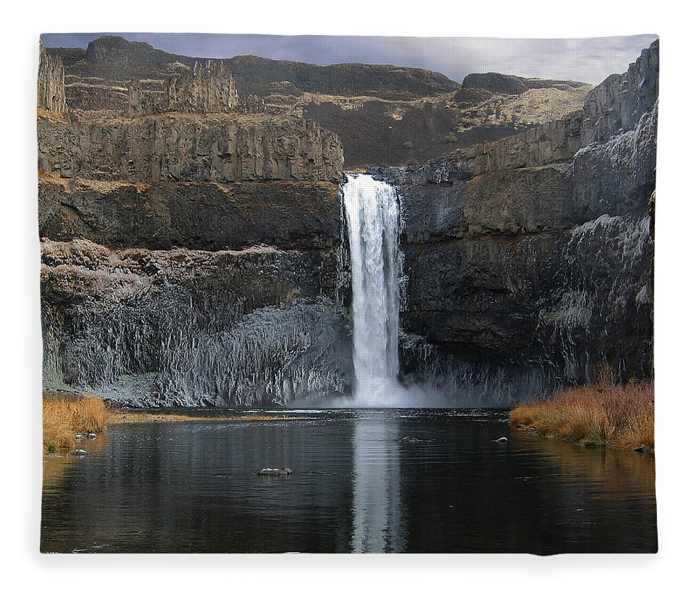 Palouse Fleece Blanket featuring the photograph Palouse Falls in the Winter by Farol Tomson