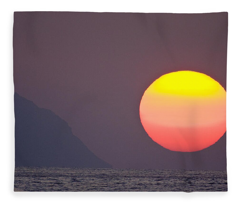  Sunset Fleece Blanket featuring the photograph Pastel Sun by Sean Davey