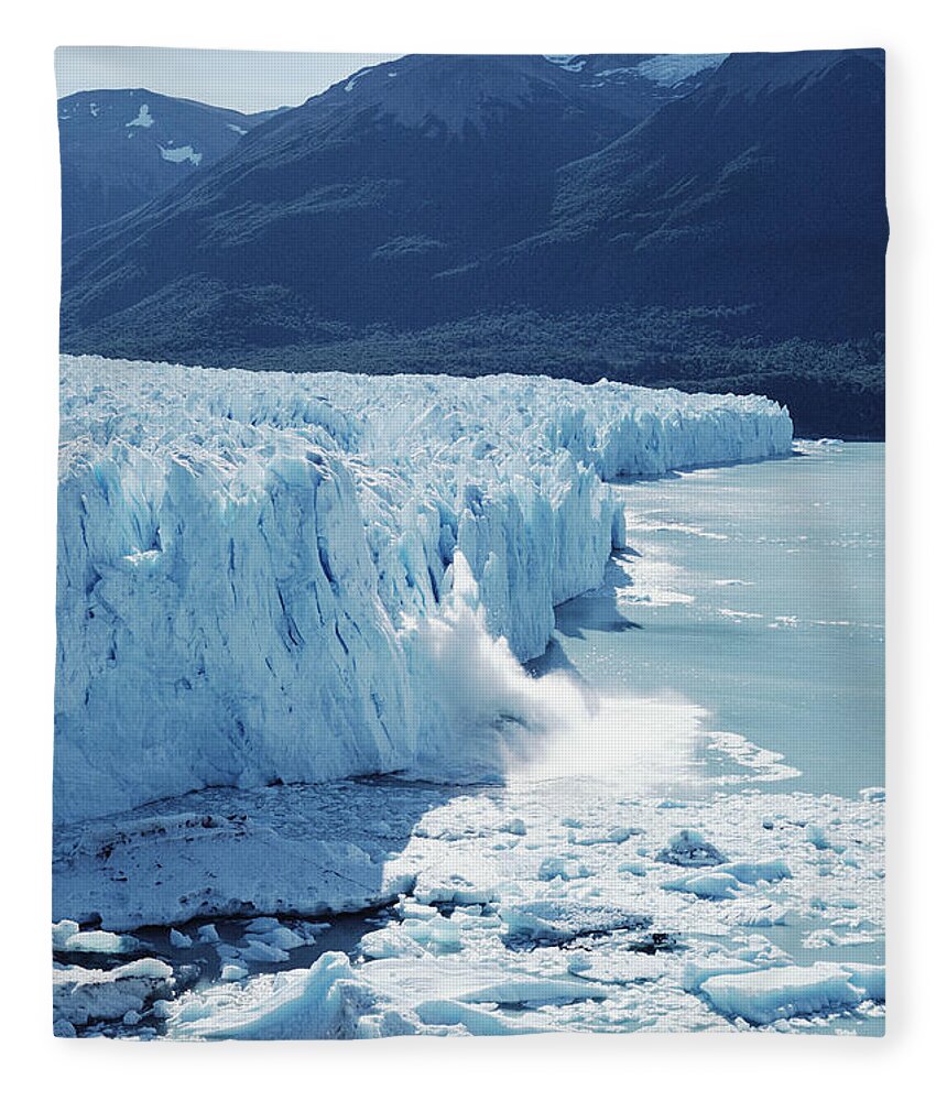 Feb0514 Fleece Blanket featuring the photograph Perito Moreno Glacier And Lake by Tui De Roy