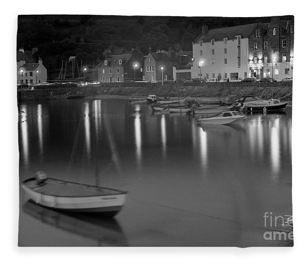 Stonehaven Fleece Blanket featuring the photograph Stonehaven Harbour by Riccardo Mottola