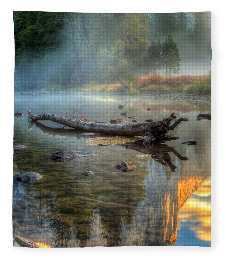 Landscape Fleece Blanket featuring the photograph Stranded by Jonathan Nguyen