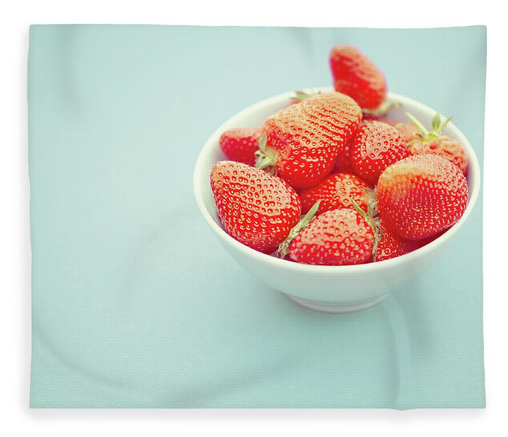 Close-up Fleece Blanket featuring the photograph Strawberries In Small Bowl by Elisabeth Schmitt