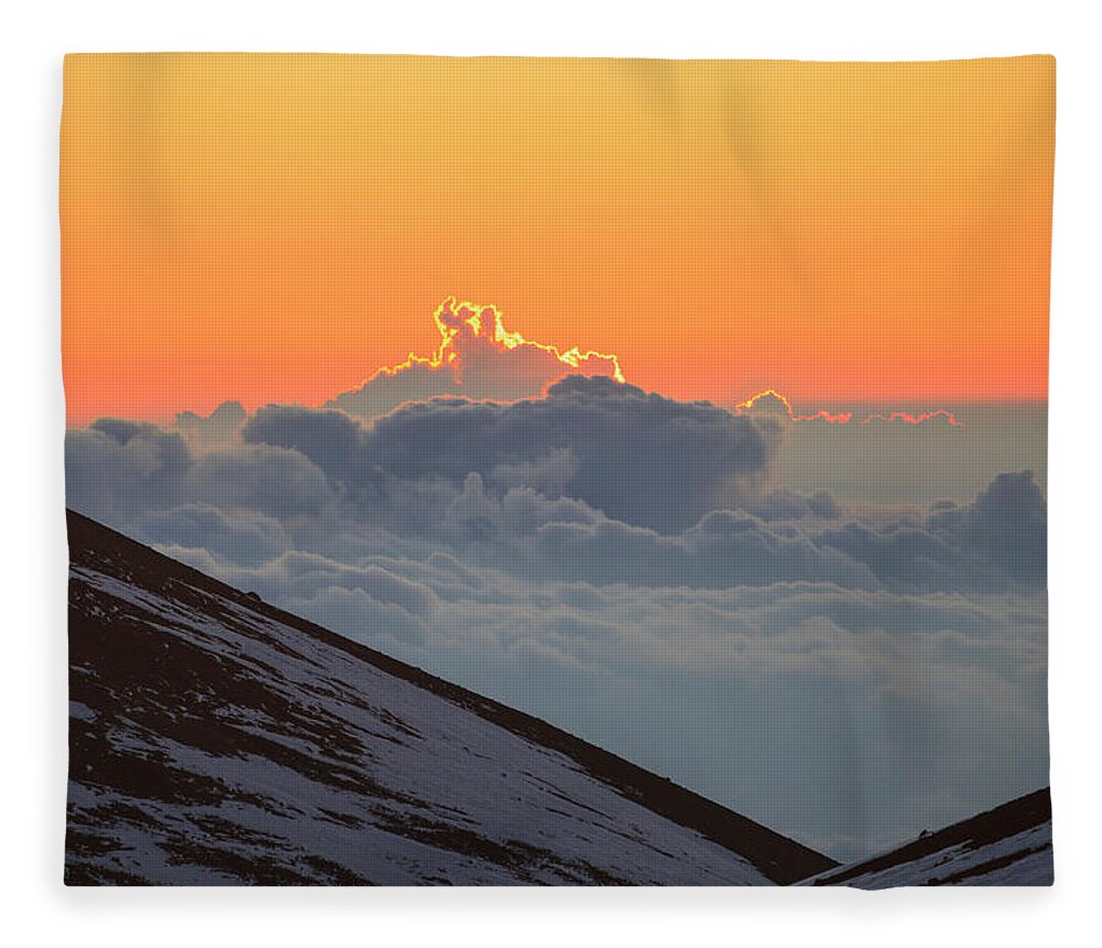 Tranquility Fleece Blanket featuring the photograph Sun Rising Over Clouds by Cultura Exclusive/stuart Westmorland