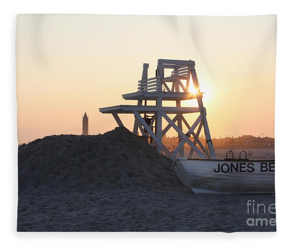 Sunset At Jones Beach Fleece Blanket featuring the photograph Sunset at Jones Beach by John Telfer