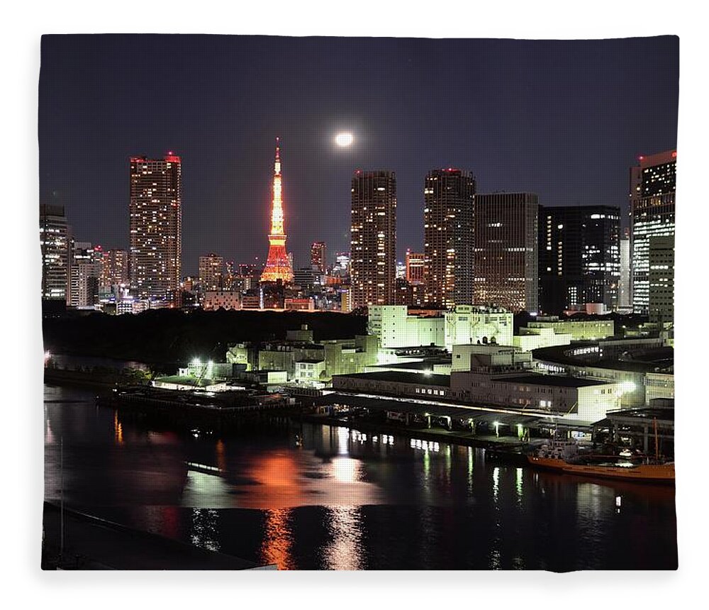 Tokyo Tower Fleece Blanket featuring the photograph Tokyo Tower With A Half Moon by Keiko Iwabuchi