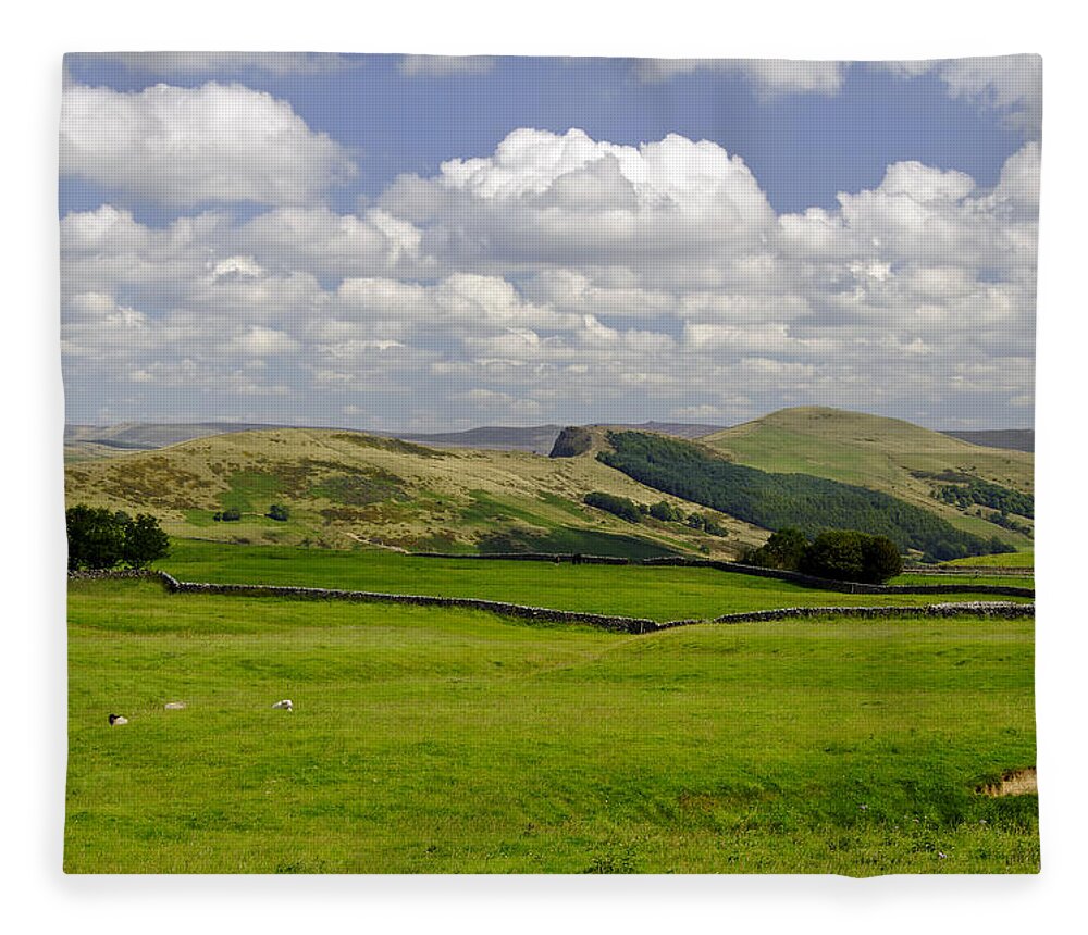 Derbyshire Fleece Blanket featuring the photograph Hope Valley from Winnats Head by Rod Johnson