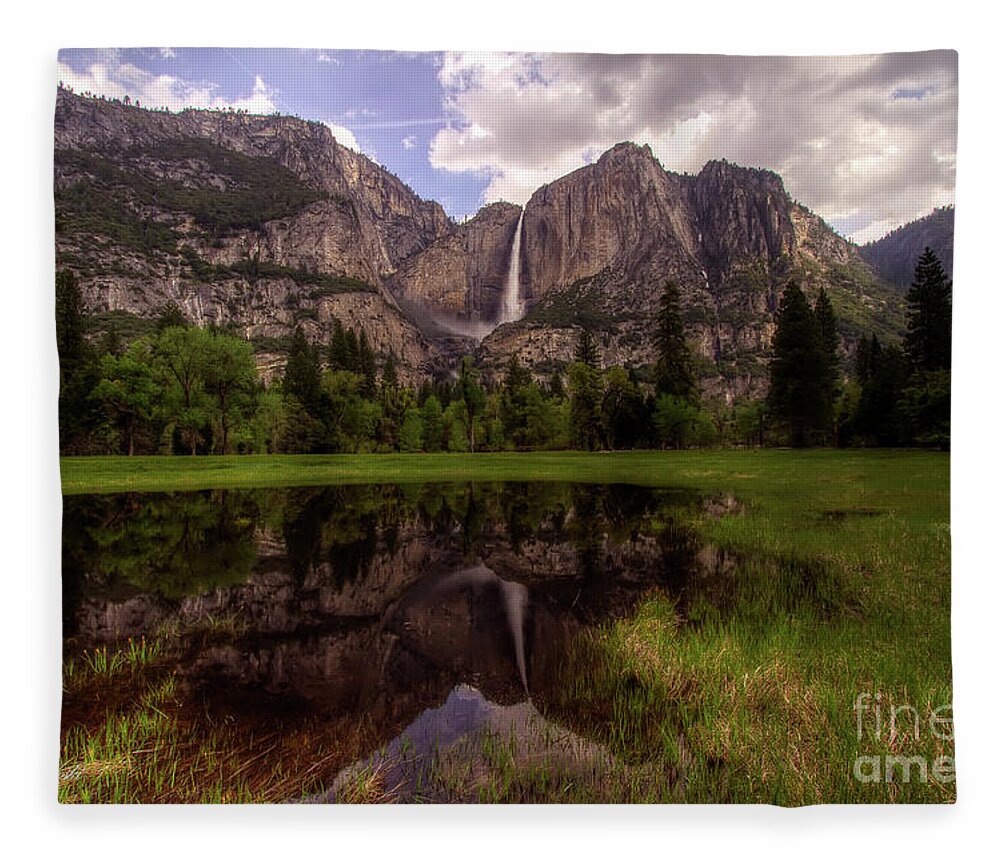 Cooks Meadow Fleece Blanket featuring the photograph Majestic Reflections by Sue Karski