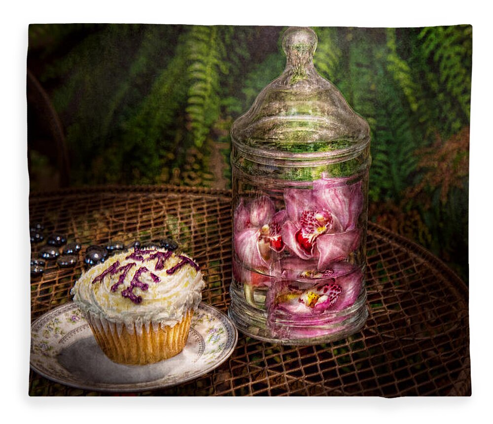 Cupcake Fleece Blanket featuring the photograph Sweet - Cupcake - Eat Me by Mike Savad