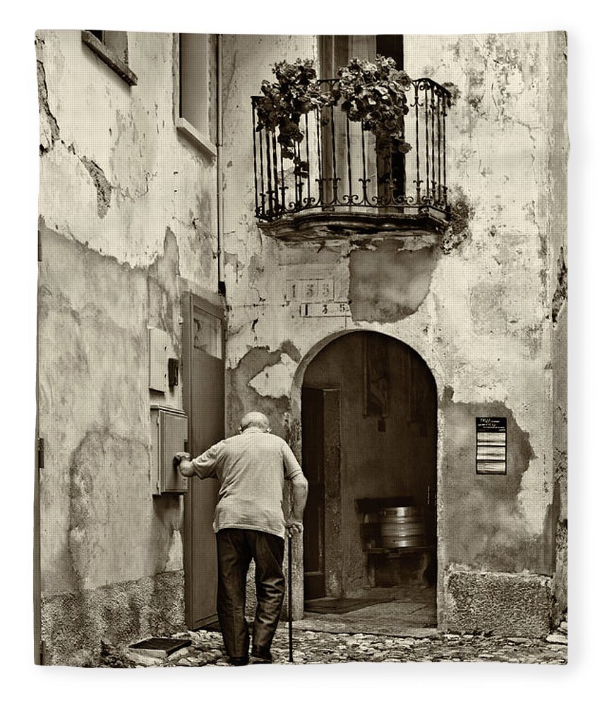 Arcumeggia Fleece Blanket featuring the photograph Toward home by Roberto Pagani