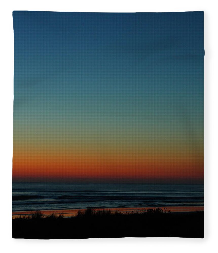 Atlantic Coast Fleece Blanket featuring the photograph Venus And Atlantic Before Sunrise by Daniel Reed