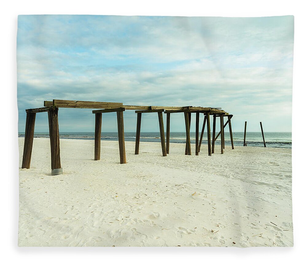 Gulf Of Mexico Fleece Blanket featuring the photograph Life of a Pier by Raul Rodriguez