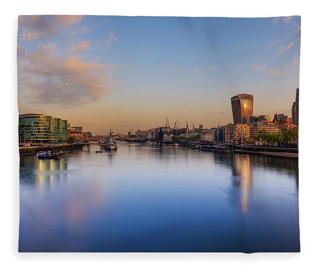London Fleece Blanket featuring the photograph London Panorama by Rob Davies