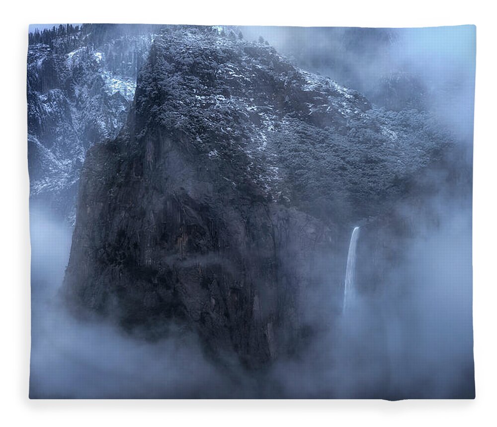 Bridalveil Falls Fleece Blanket featuring the photograph Wrapped in Fog #1 by Nicki Frates