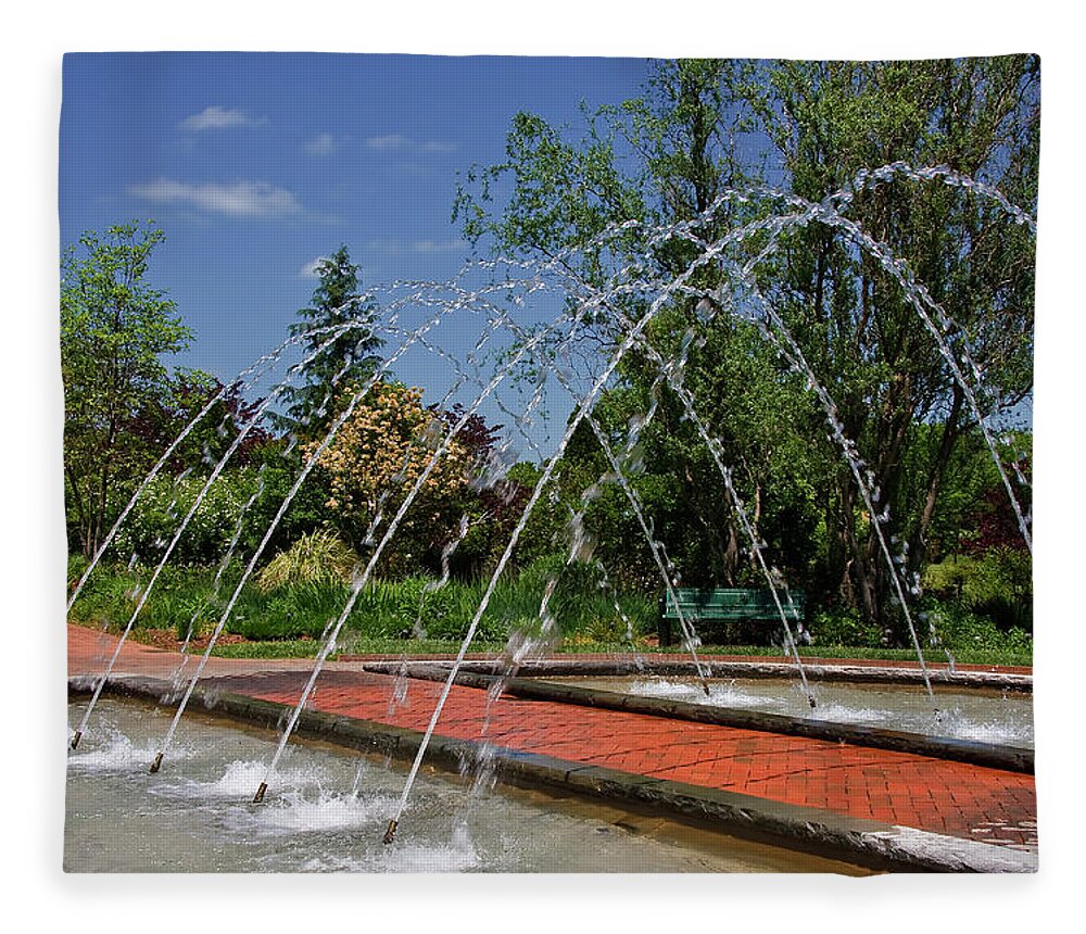 Water Fountains Fleece Blanket featuring the photograph Arch Fountain at Daniel Stowe by Jill Lang
