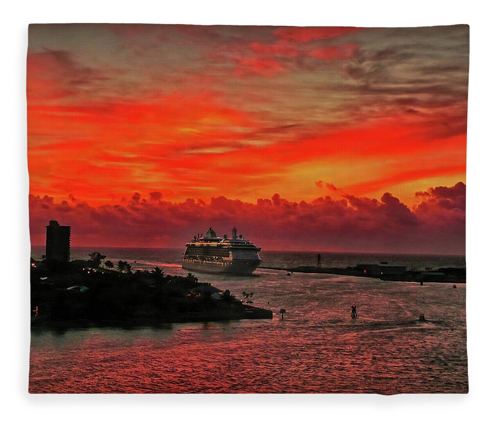 Florida Fleece Blanket featuring the photograph Arriving Port Everglades by Hanny Heim