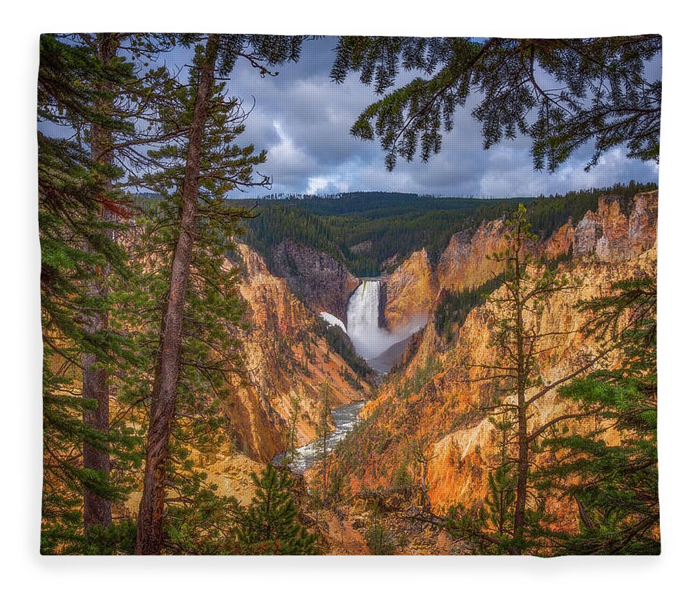Waterfalls Fleece Blanket featuring the photograph Artist Point Afternoon by Darren White